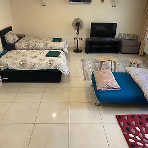Flat Gants Hill With Free Parking Redbridge
