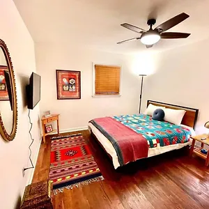 Trendy Bohemian Bungalow, Close To Uptown, Plaza & Noda Charlotte